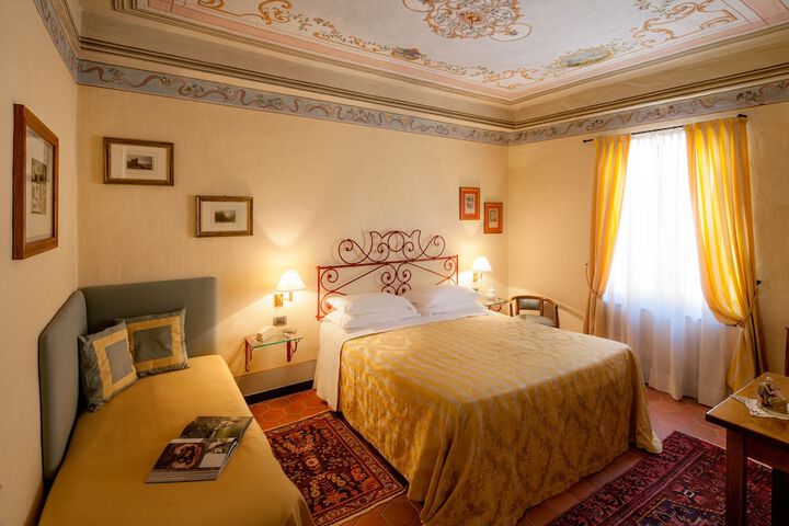 Room 3 of 18