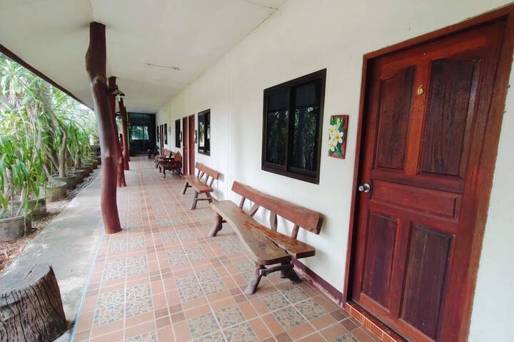 Room 6 of 16