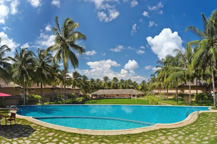 Pool Hotel