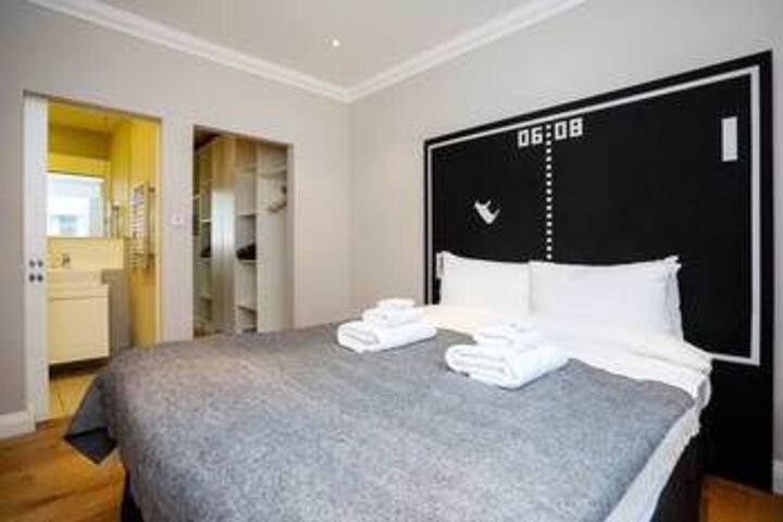 Room 11 of 17