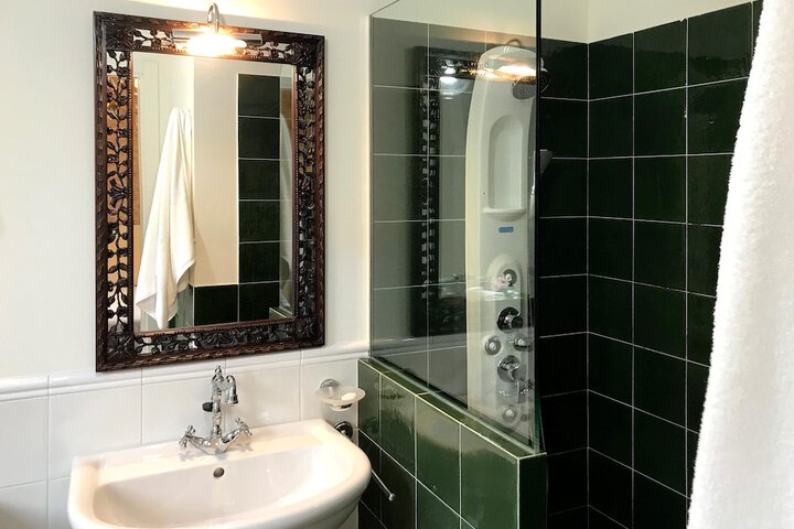 Room 15 of 36