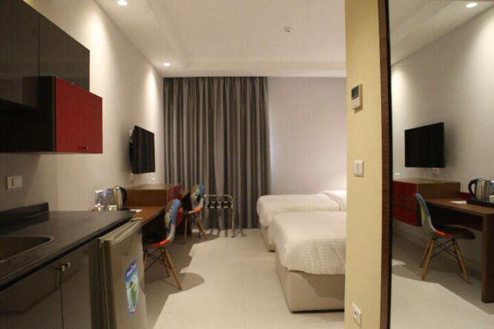 Room 12 of 101