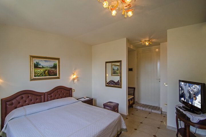 Room 15 of 100