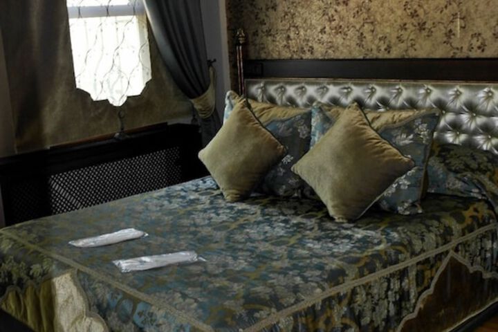 Room 27 of 87