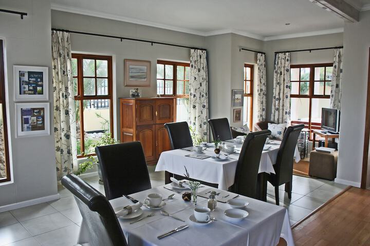 Dining Photos