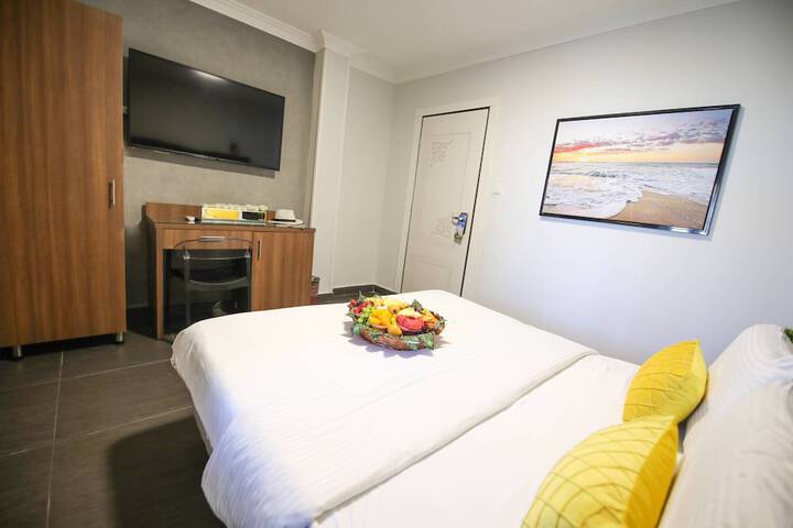 Room 29 of 71