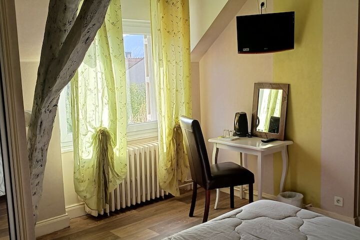 Room 6 of 20