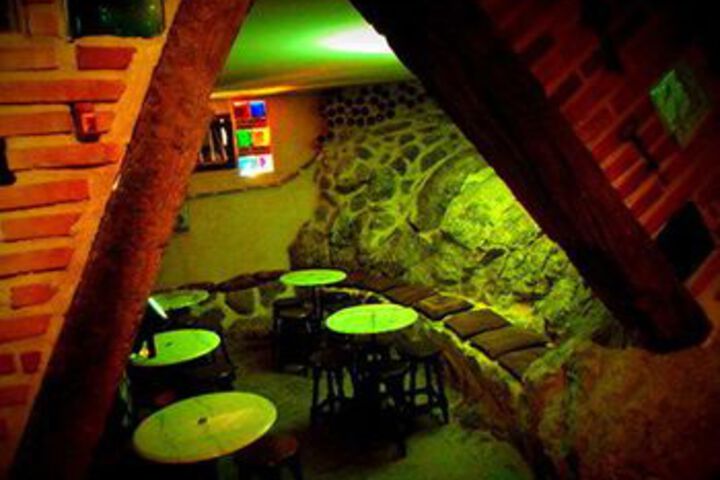 Lounge 86 of 169