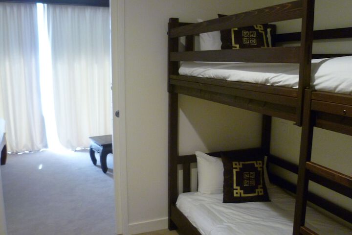 Room 8 of 48
