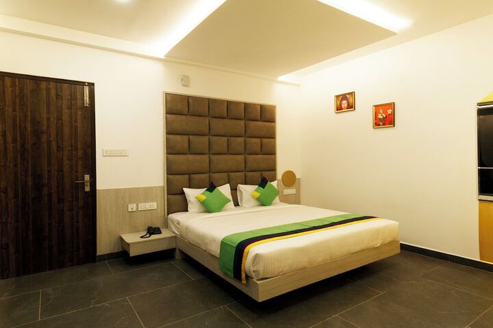 Itsy Hotels Silver Keys