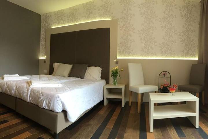 Room 8 of 71