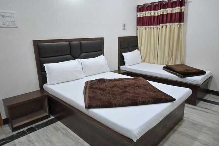Room 4 of 10