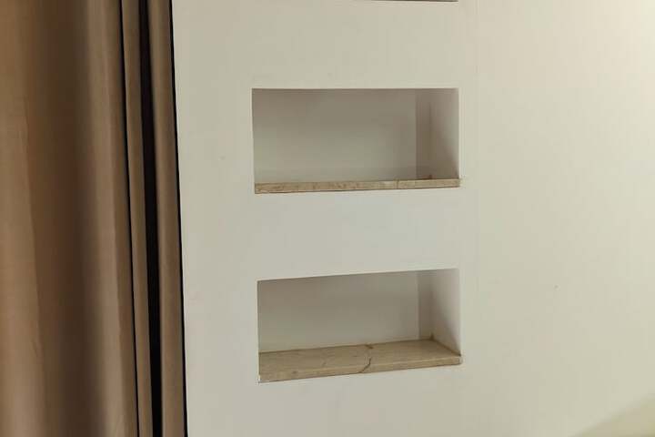 Room 5 of 18