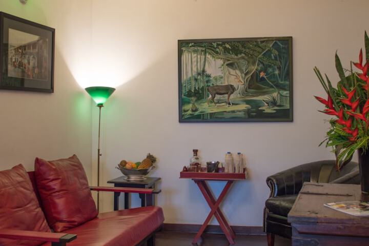 Room 4 of 27
