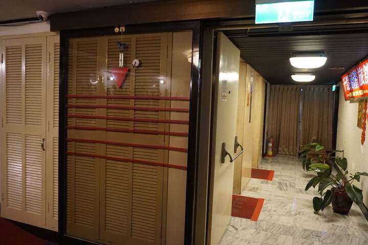 Hotel Interior 8 of 96