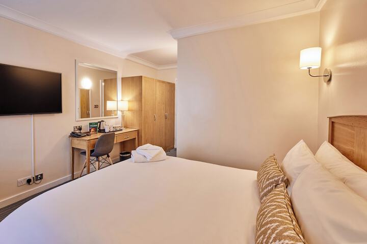 Room 34 of 90