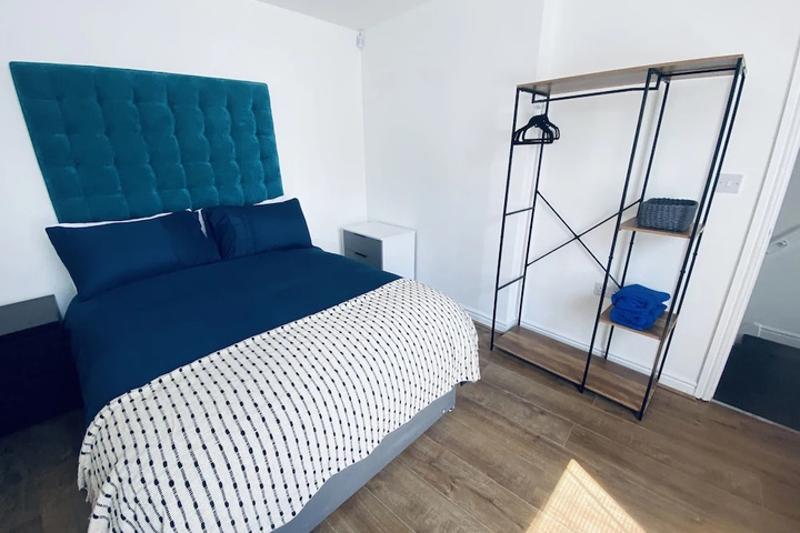 Room 3 of 12