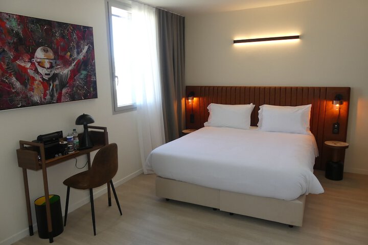 Room 12 of 30