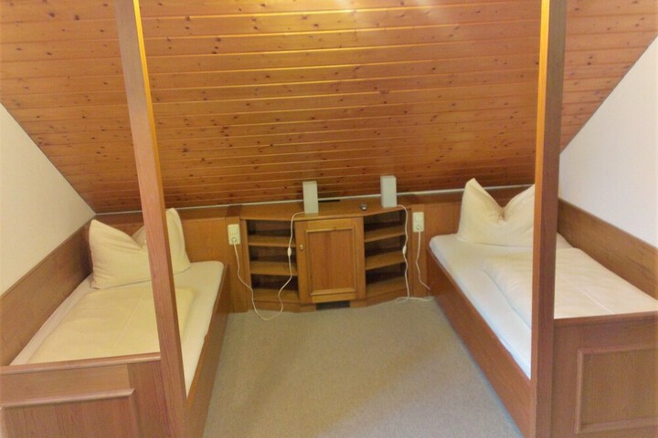 Room 15 of 42