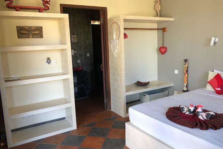 Room 25 of 145