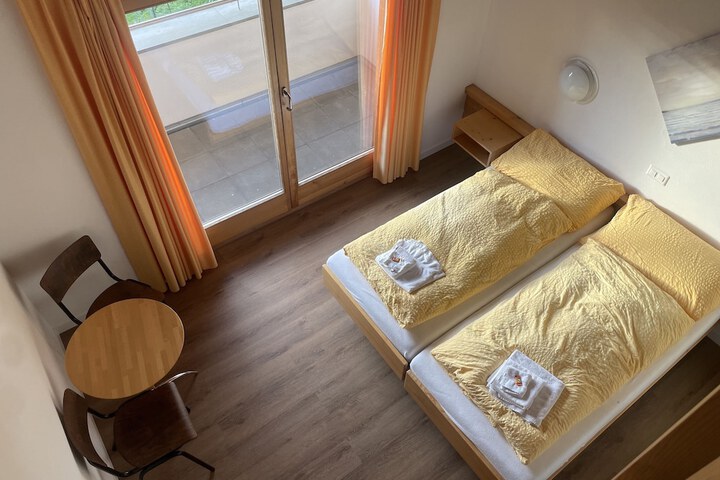 Room 3 of 12
