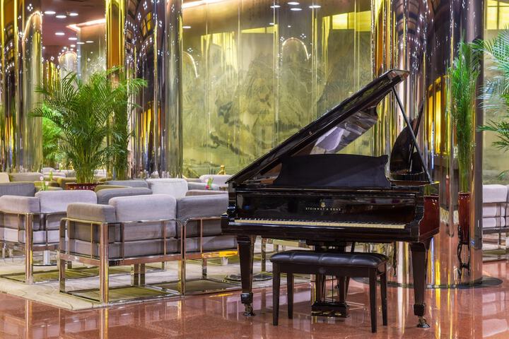Entrance & Lobby