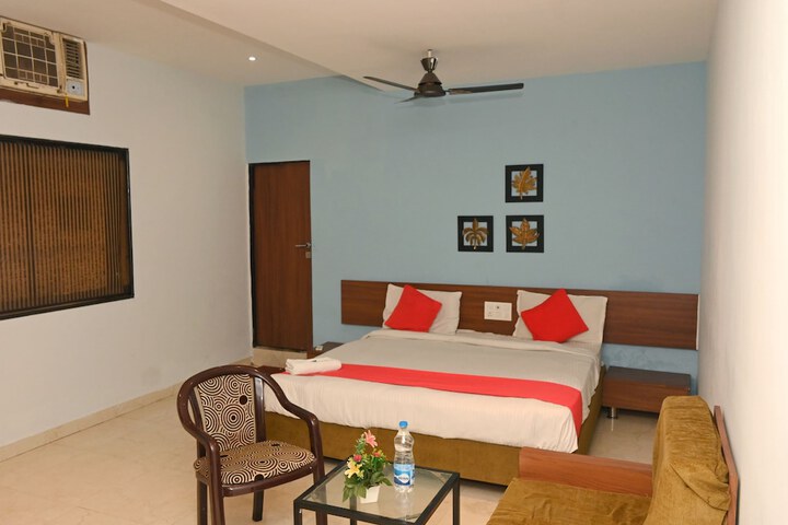 Room 6 of 20