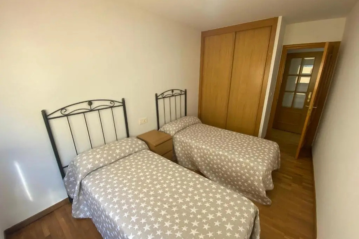 Room 7 of 10