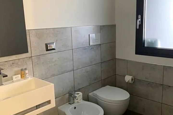 Room 7 of 11