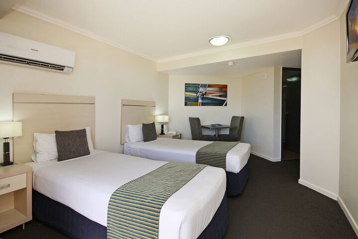 Room 14 of 127