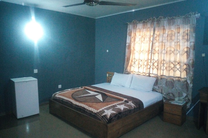 Room 11 of 13