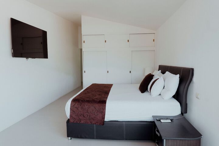 Room 5 of 56