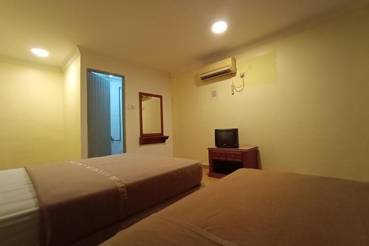 Room 11 of 40