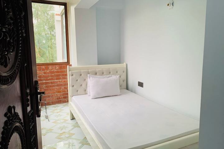 Room 15 of 99