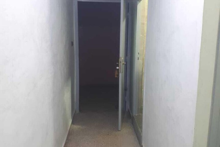 Room 6 of 25