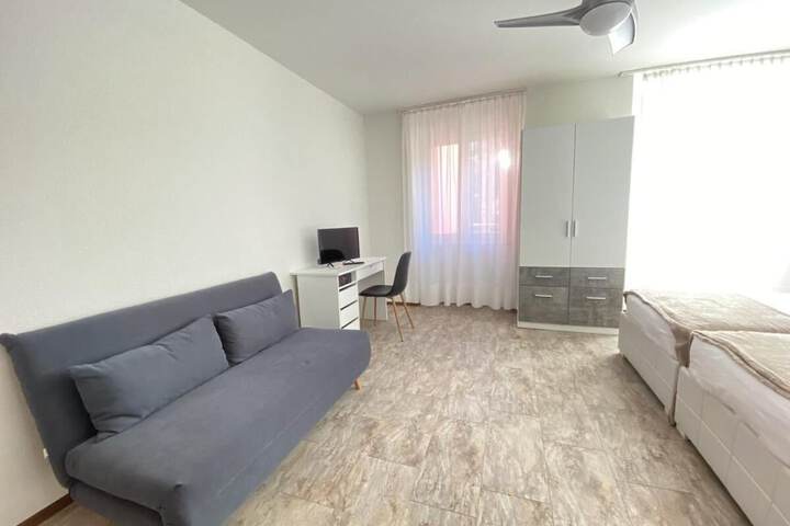 Room 18 of 32