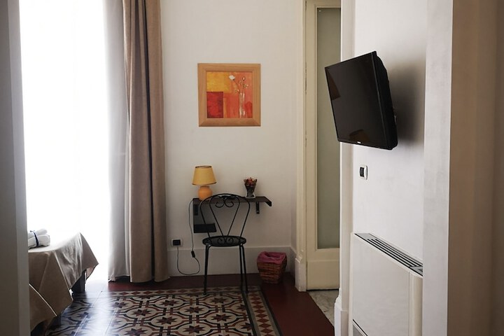 Room 5 of 40