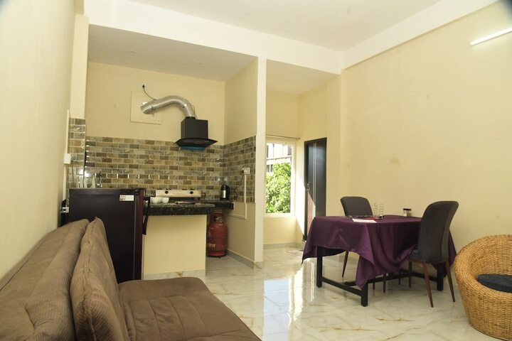 Room 5 of 16