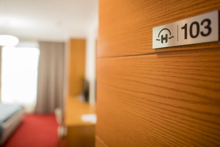 Room 11 of 16