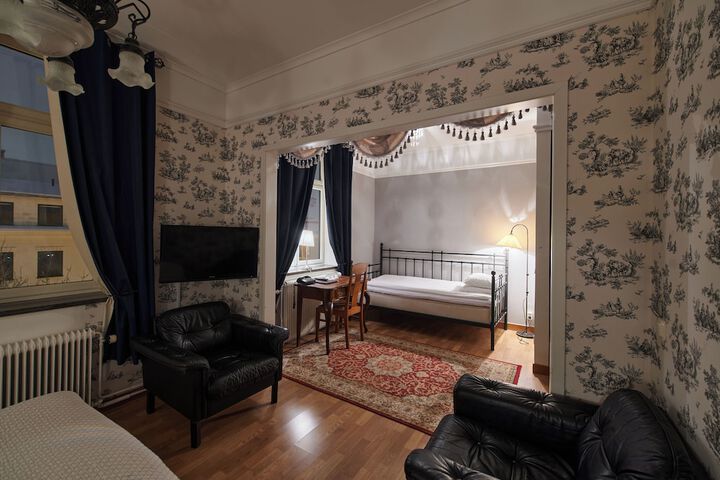 Room 17 of 48