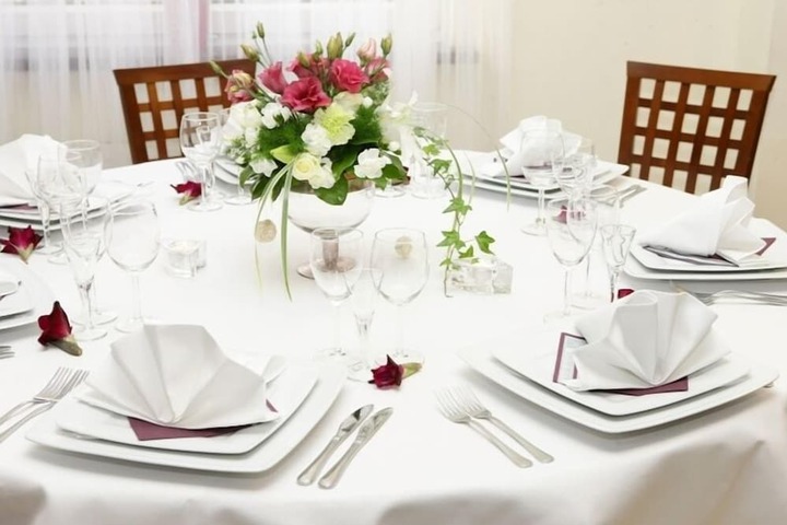Dining 12 of 25