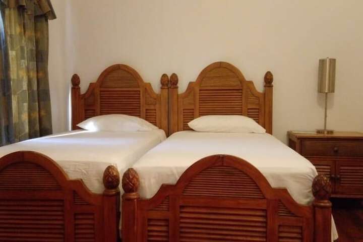 Room 4 of 48