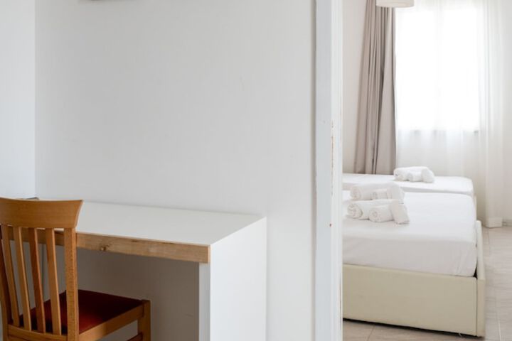 Room 12 of 49