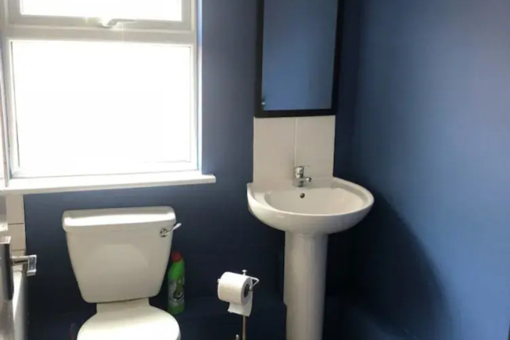 Room 7 of 11