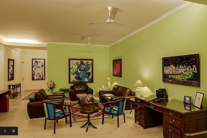 Guest Lobby