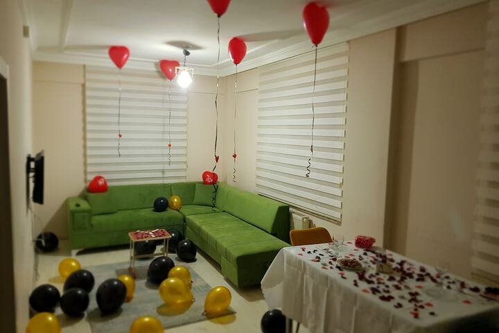 Room 6 of 12