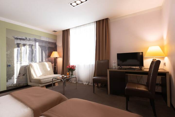 Room 15 of 35