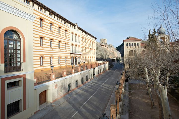 Hotel Termas - Balneario Termas Pallarés in Alhama de Aragon