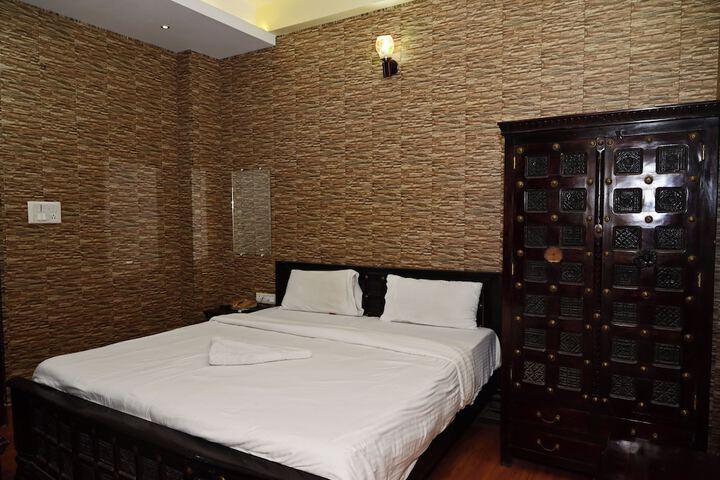 Room 38 of 62