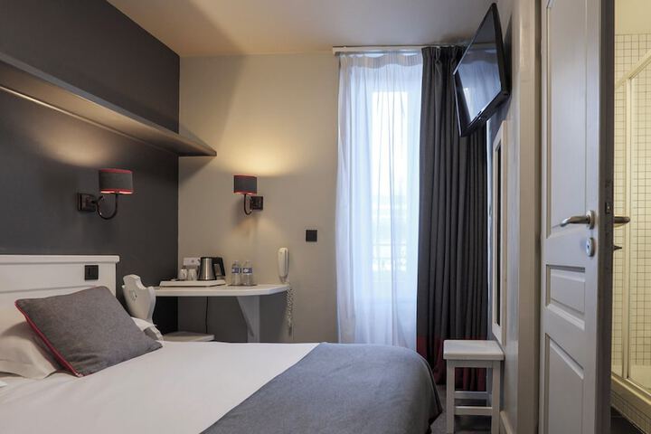 Room 16 of 39
